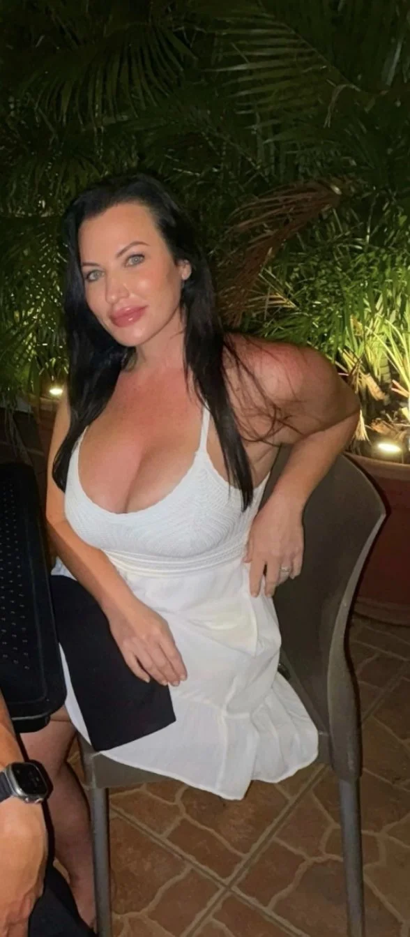 Busty Florida milf Jenpopov image 5