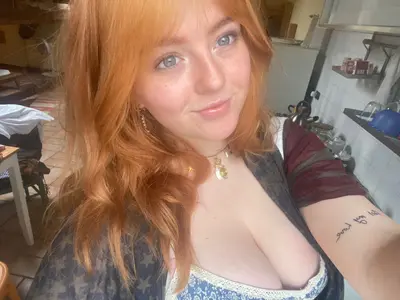 Webslut sexy thick redhead gf Ella cover image