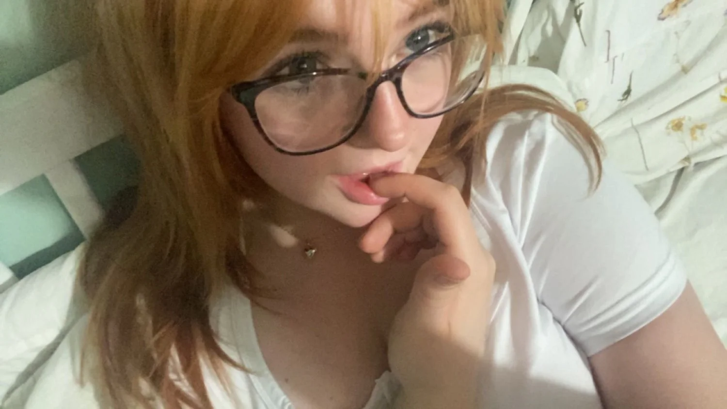 Webslut sexy thick redhead gf Ella image 4