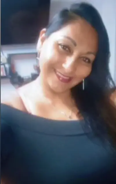 SEÑORA ELIZABETH MADURA LATINA cover image