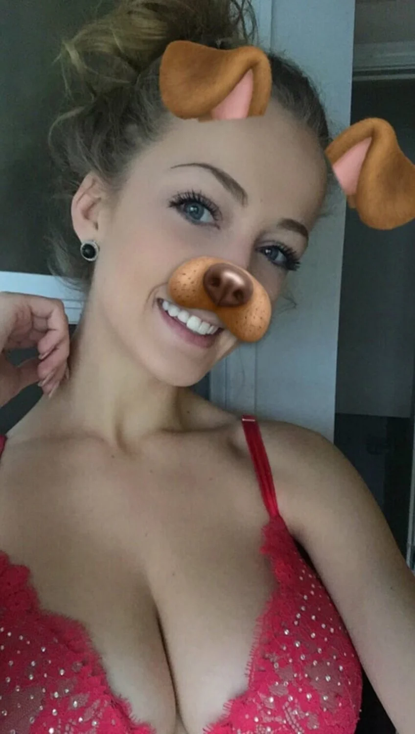 Big titty slut Cierra main image