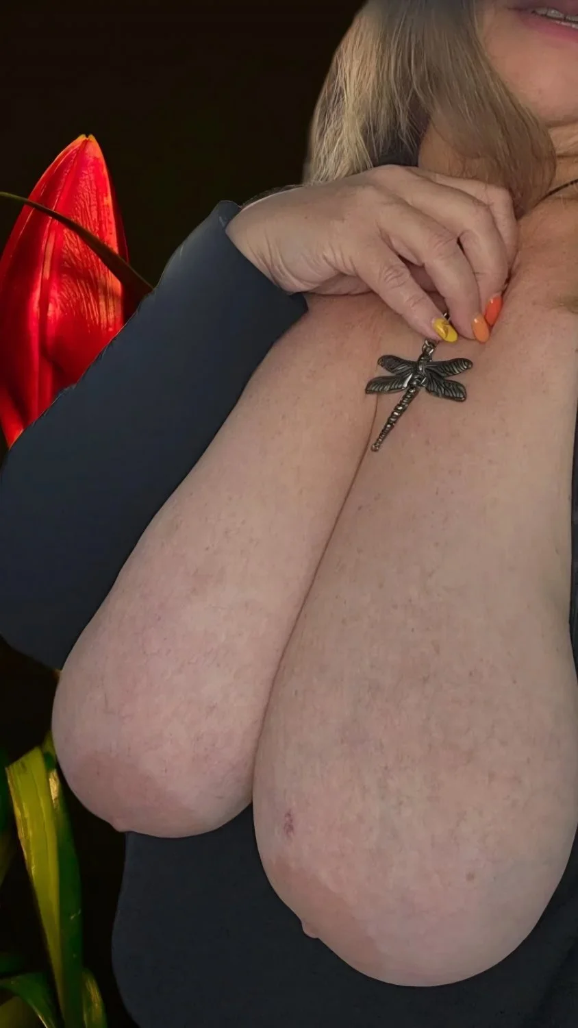 Random Huge Tits Pt 4 image 18