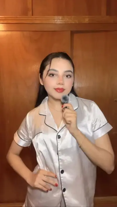 Amairani Alonso abriendo el culo como cerda Tampico IMSS cover image