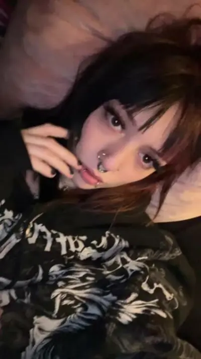 Exposing Webslut Vivianna cover image