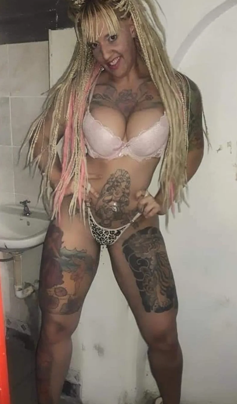 Chantal image 9