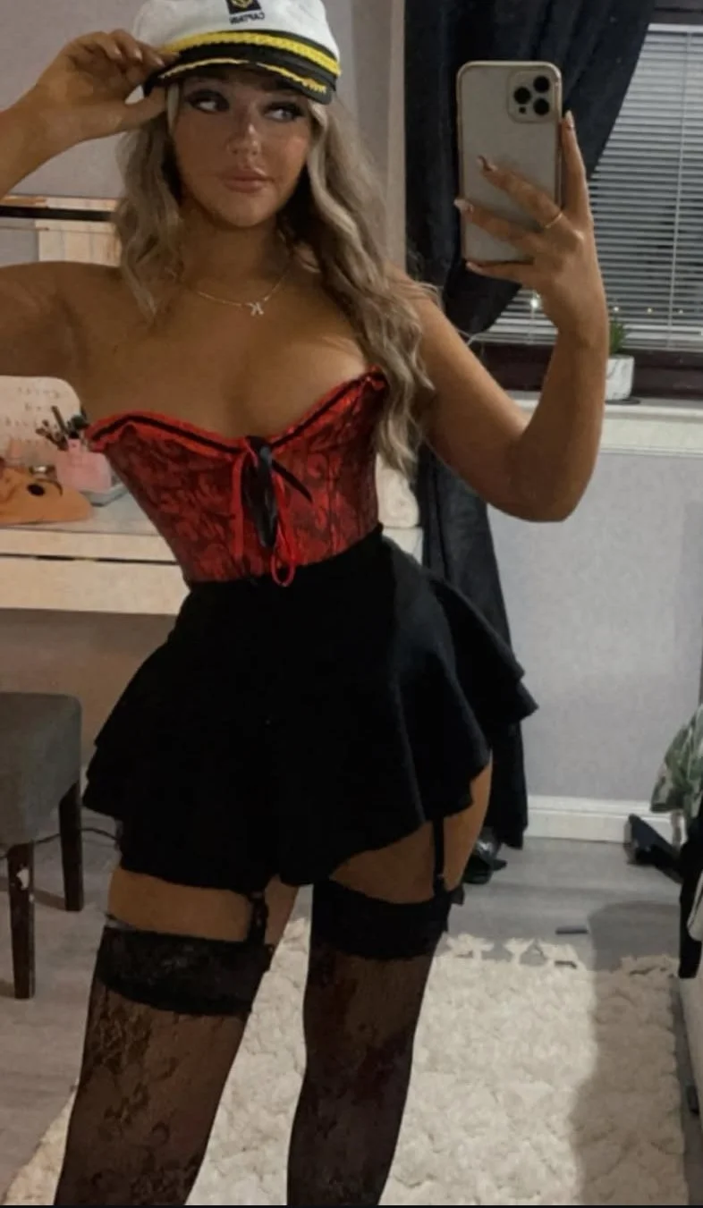 Scottish hot single mum Kayleigh image 6