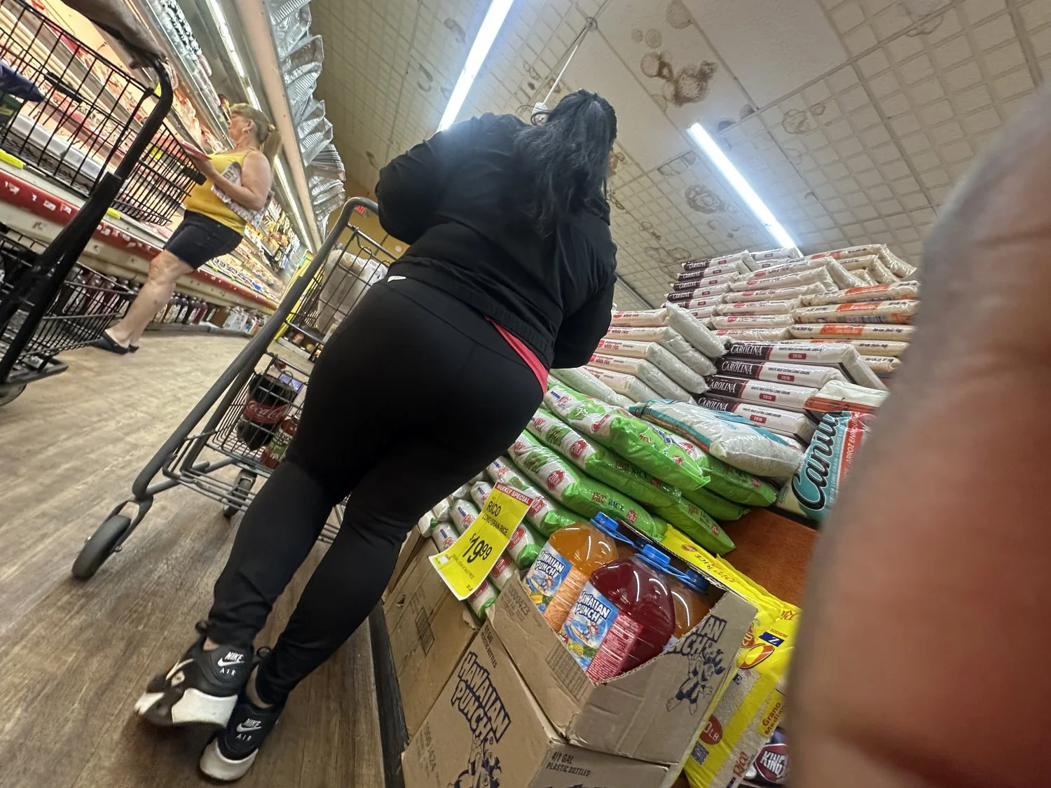 big booty latina perved on in the supermarket image 24