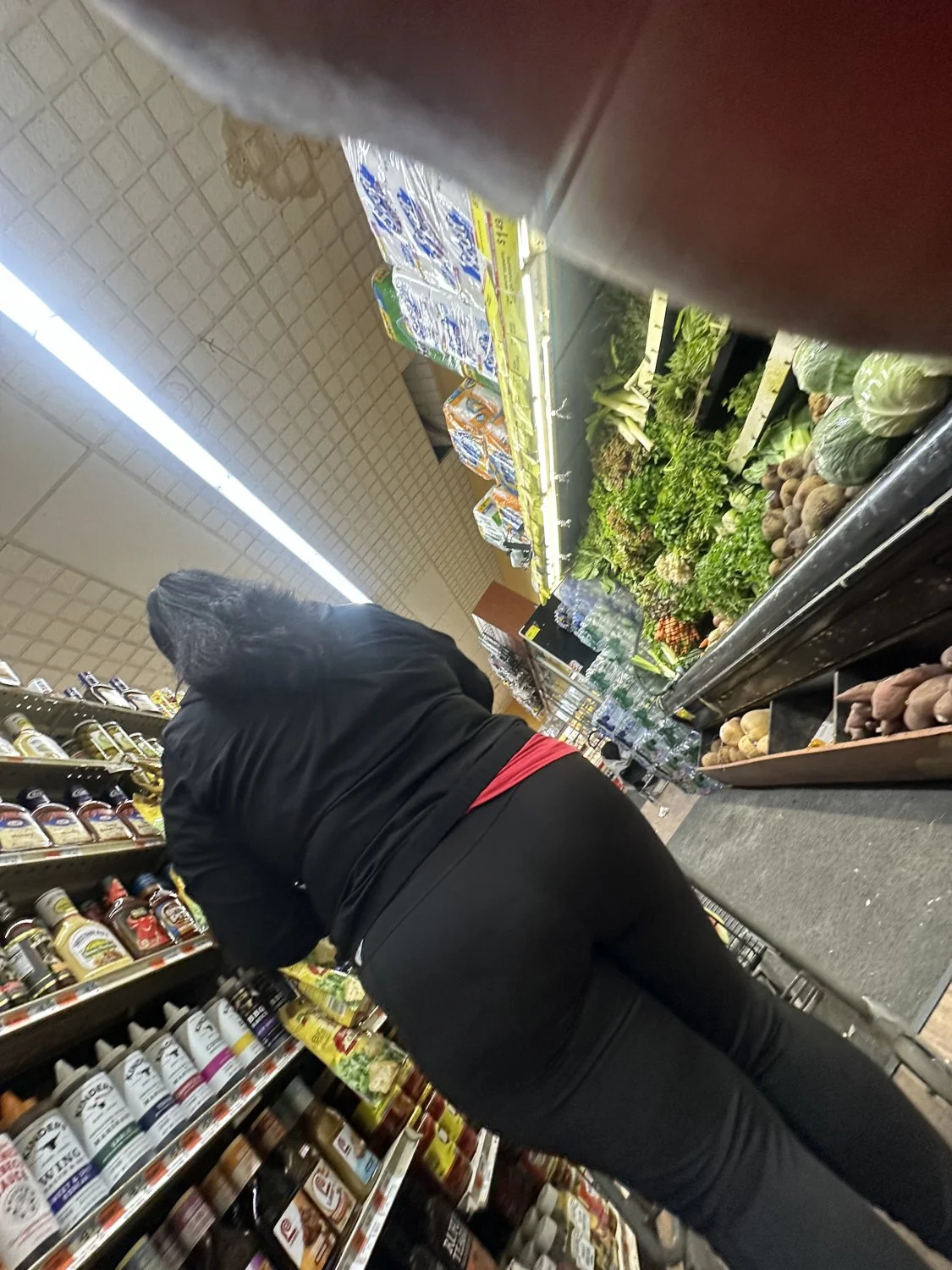 big booty latina perved on in the supermarket image 3