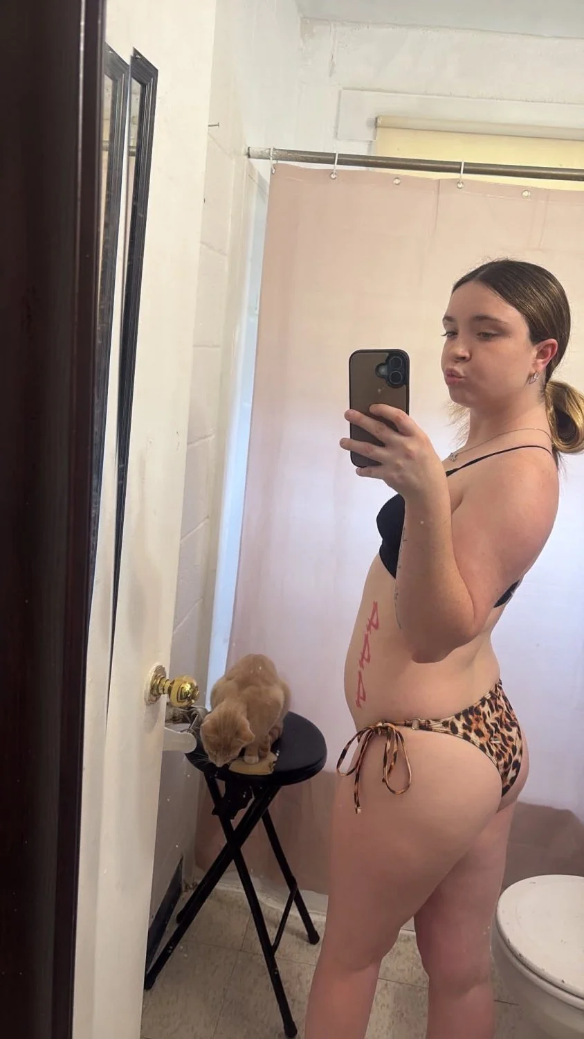 Madi shows us her hot body main image