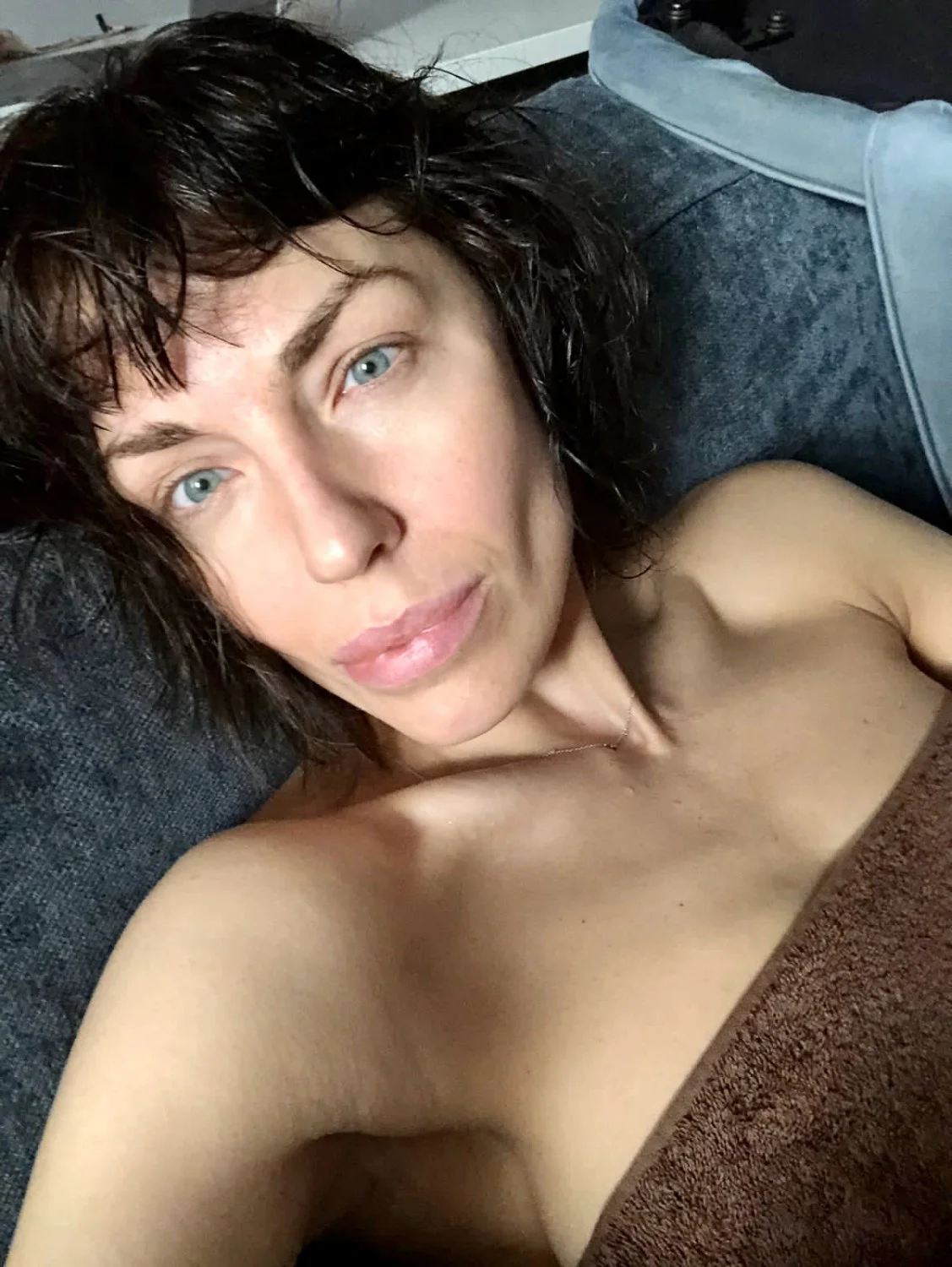 Seductive Ukrainian MILF. DM via KIK (same username) to xchange content. Post only up for a few hrs image 37