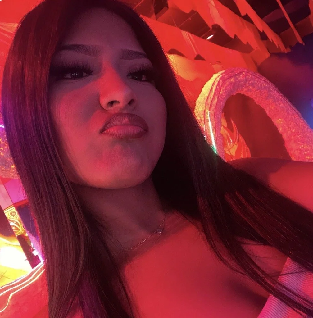 Cute and sexy Latina mami image 6