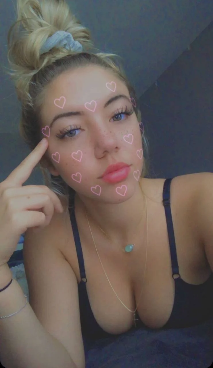 slim thick petite snapchat blonde slut got leaked by her bf image 13