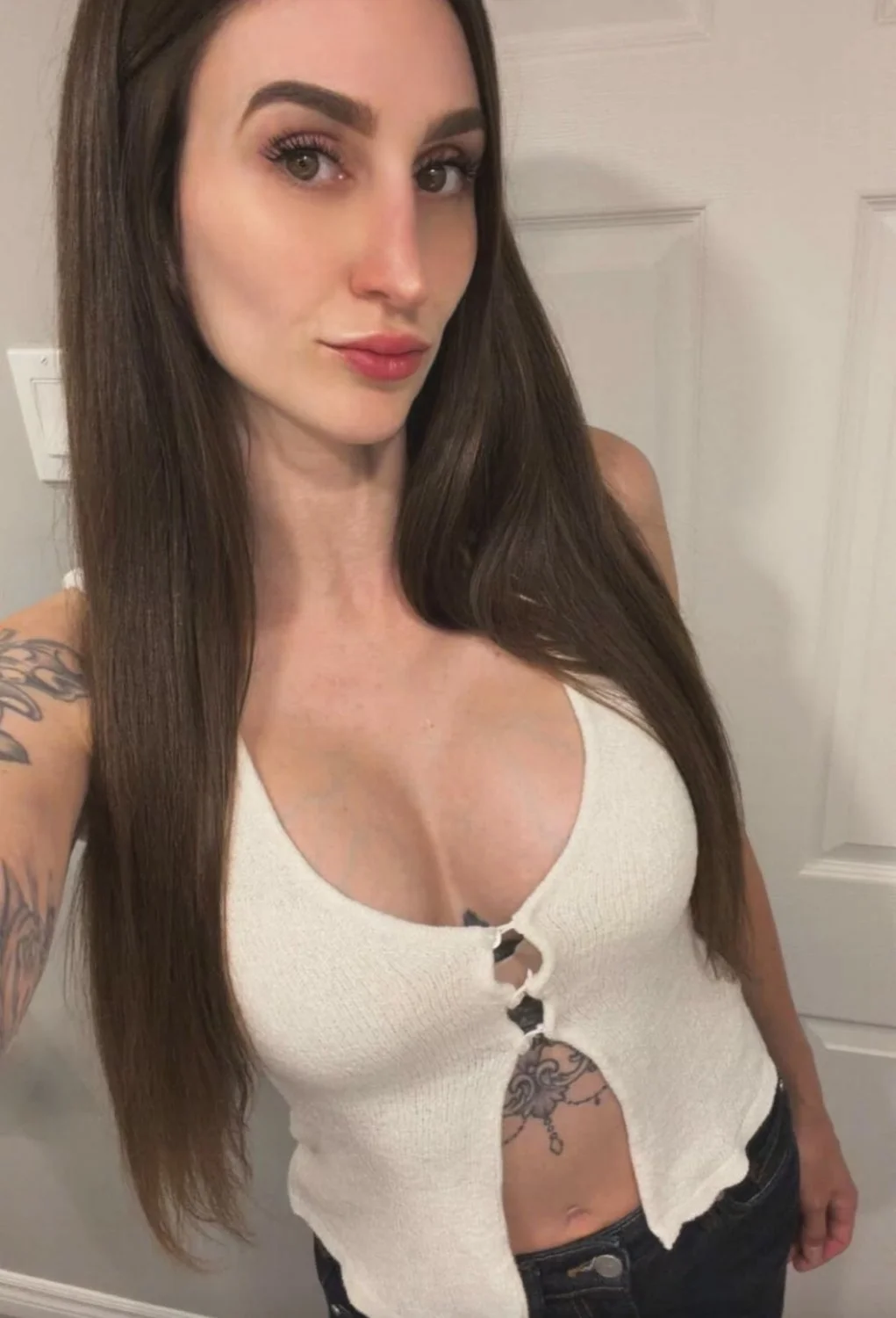 Tatted PAWG with big tits image 2