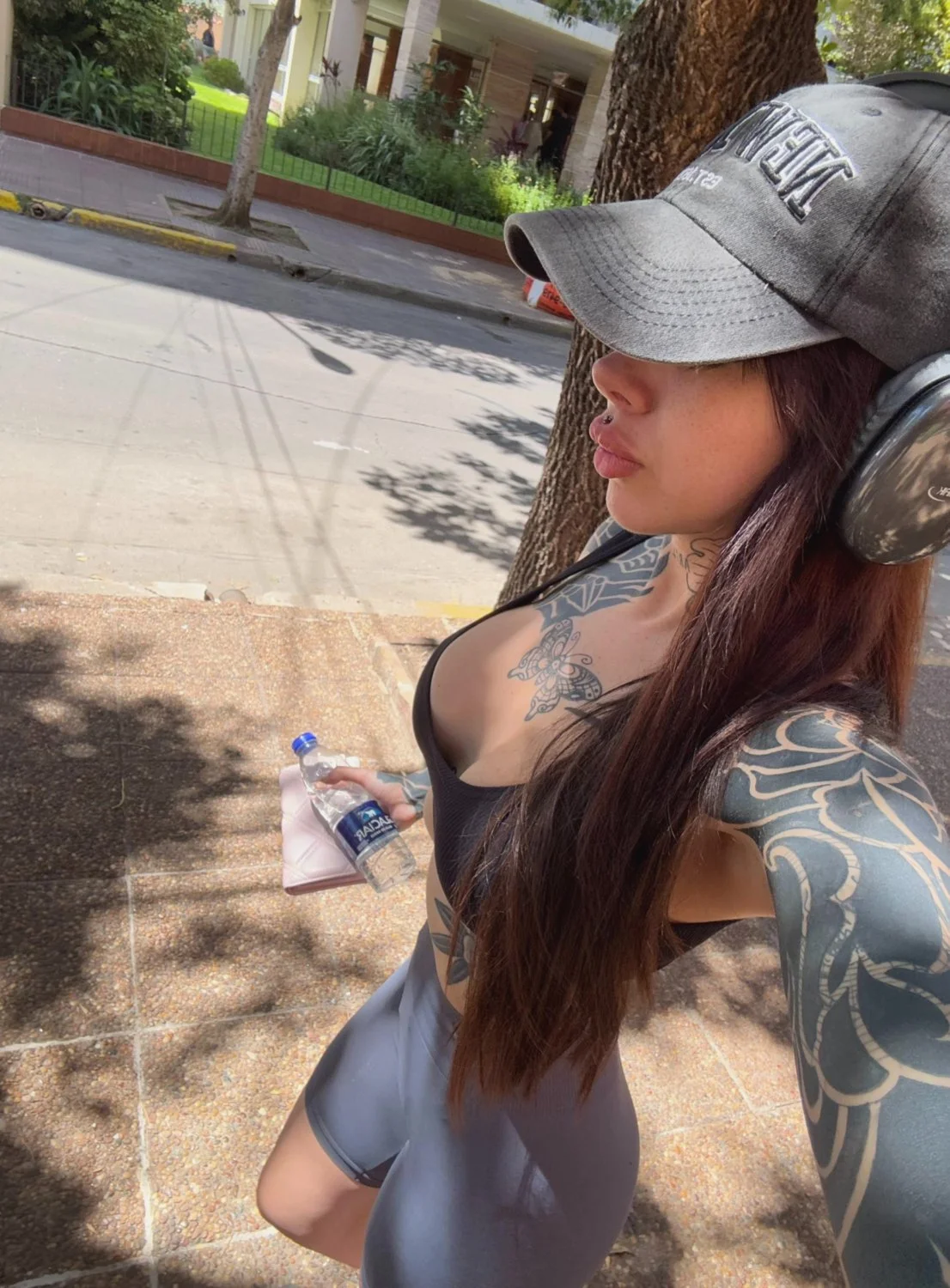 Tattoed doll doll with the bouncing tits is ready to play image 2