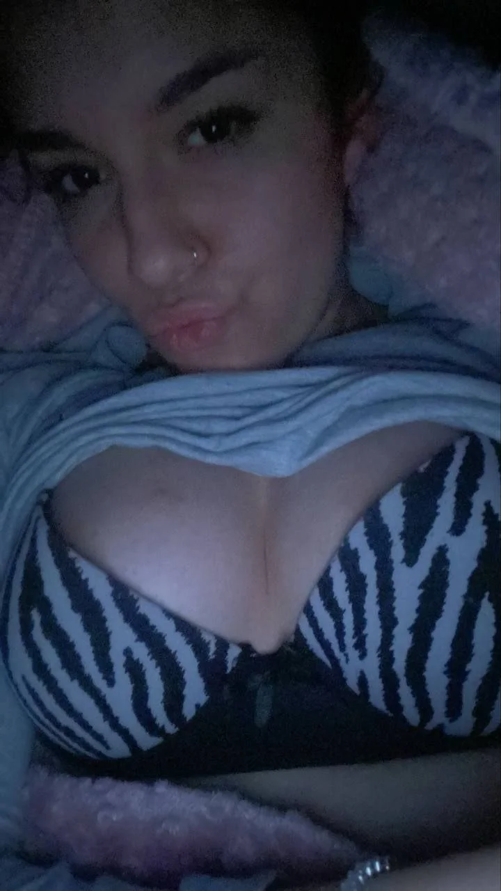 Very horny turkish slut image 2