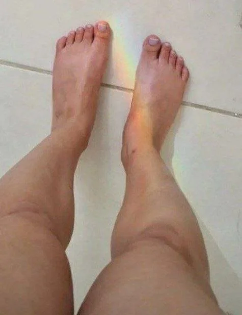 Pezinhos da mulher do amigo image 4