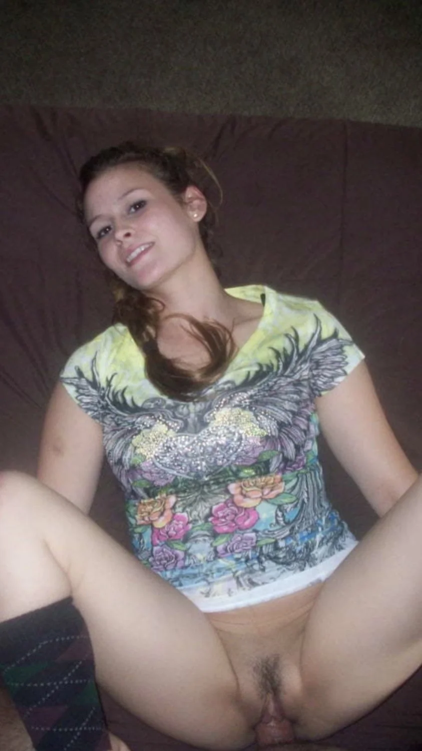 Young teacher wife can handle a thick cock. So innocent looking tho🤤🤤🔥🔥 image 2