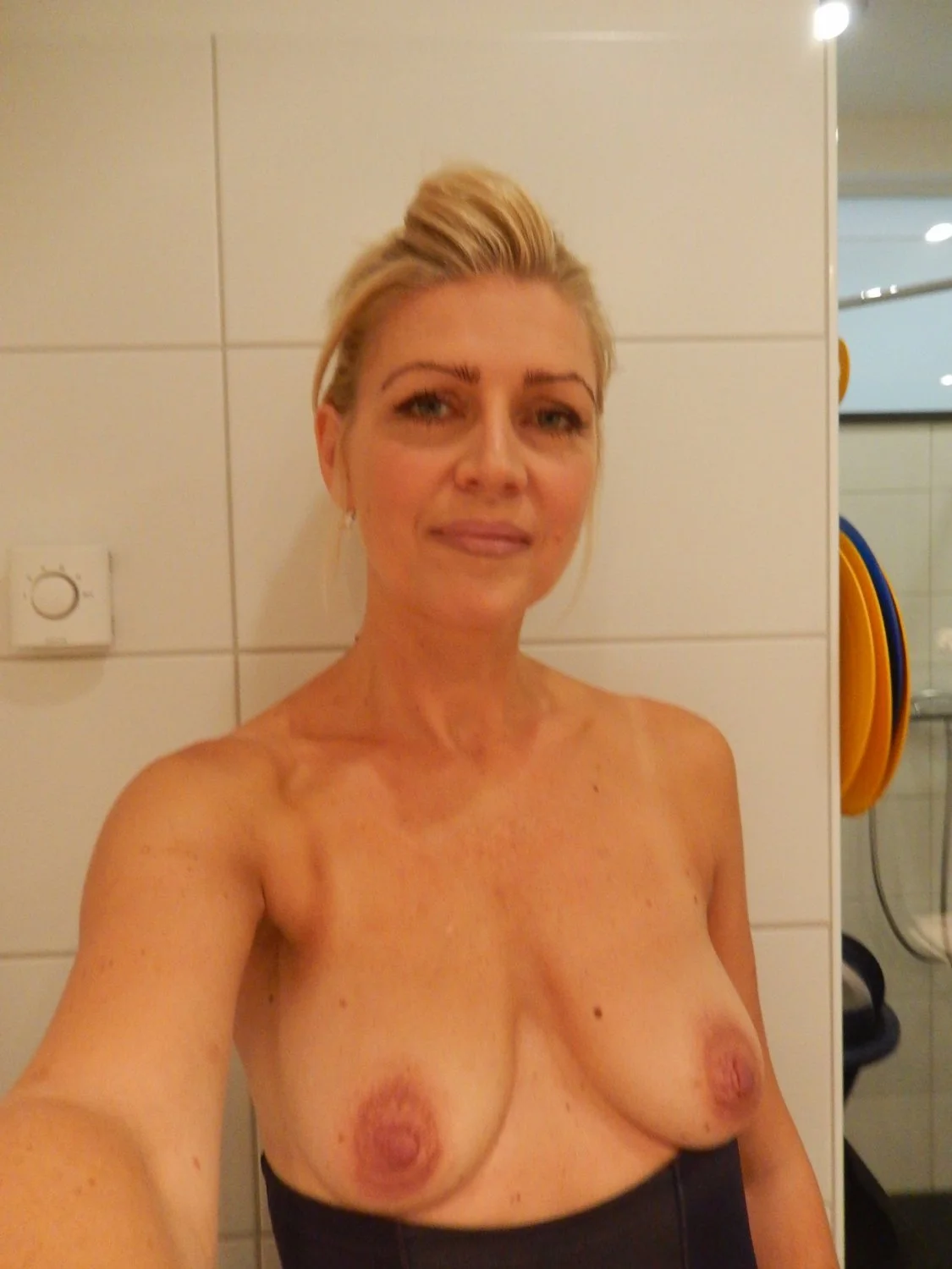 Sexy Blonde Milf (6/6) image 10