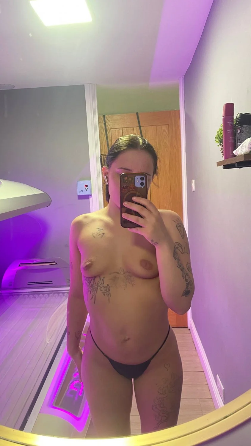 Uk Chav Slut El image 15