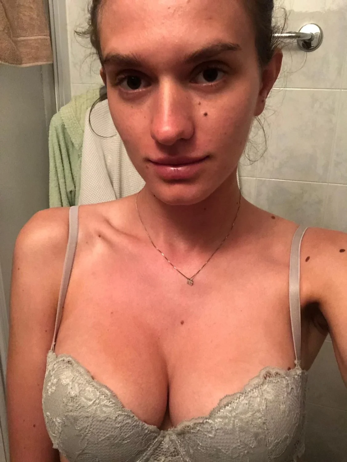 Fit KIK slut, 20, back to show off her amazing tits and wants them covered image 17