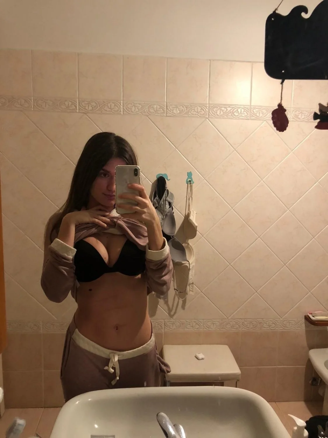Fit KIK slut, 20, back to show off her amazing tits and wants them covered image 8