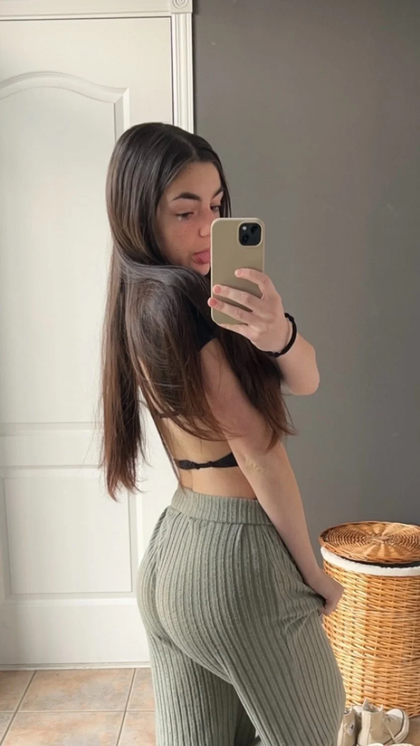 Slut Gabrianne, 18, Canada image 10