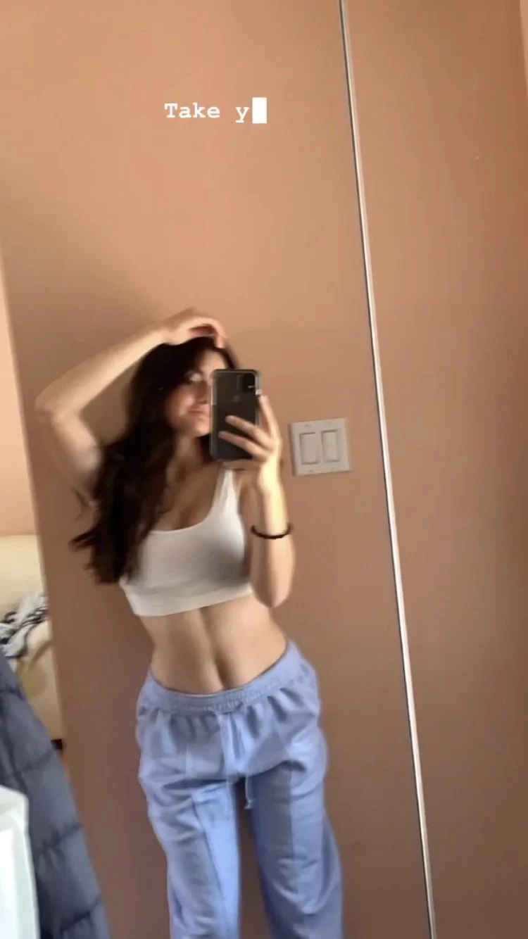Slut Gabrianne, 18, Canada image 2
