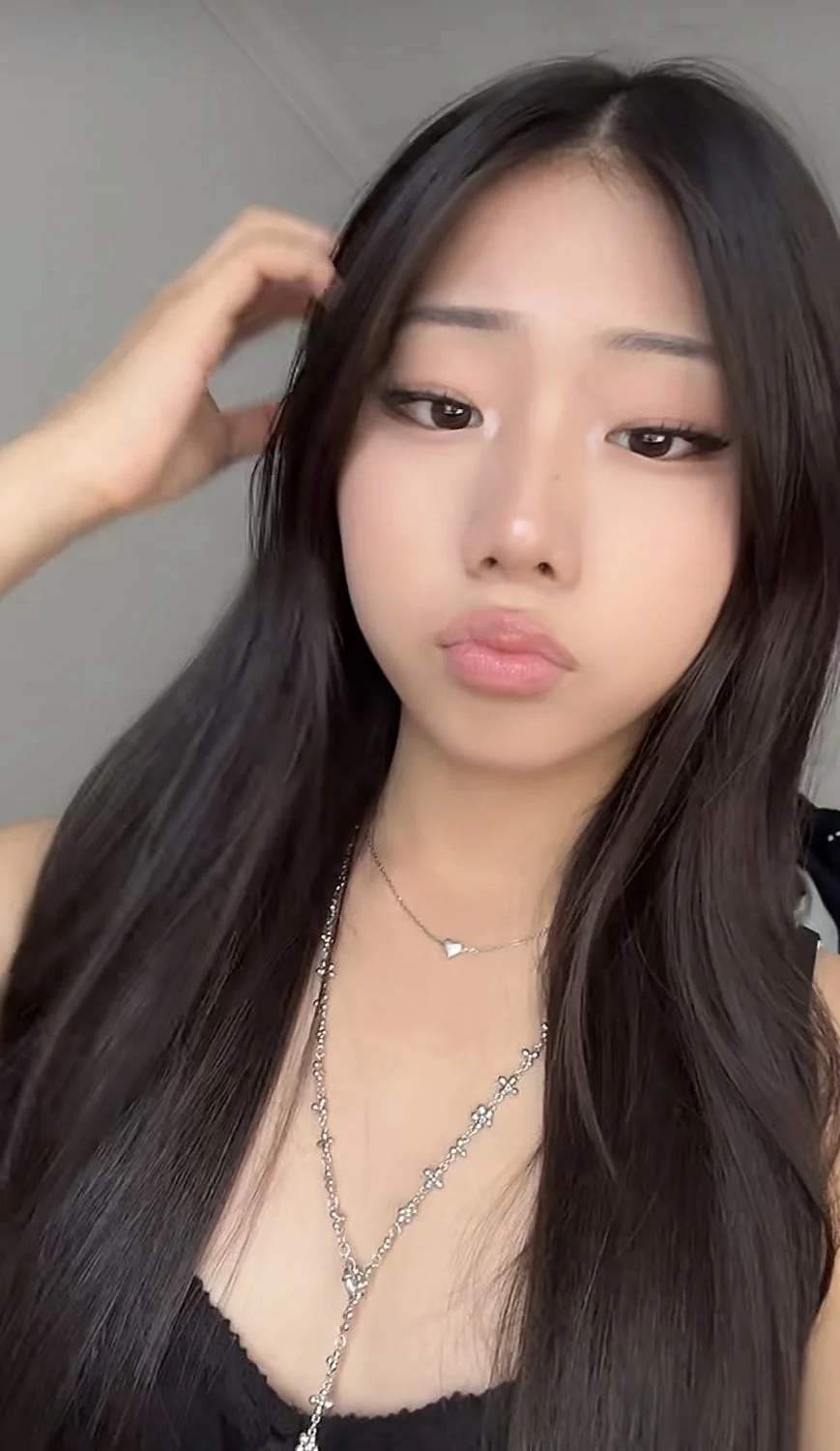 cute asian irl Karina image 2