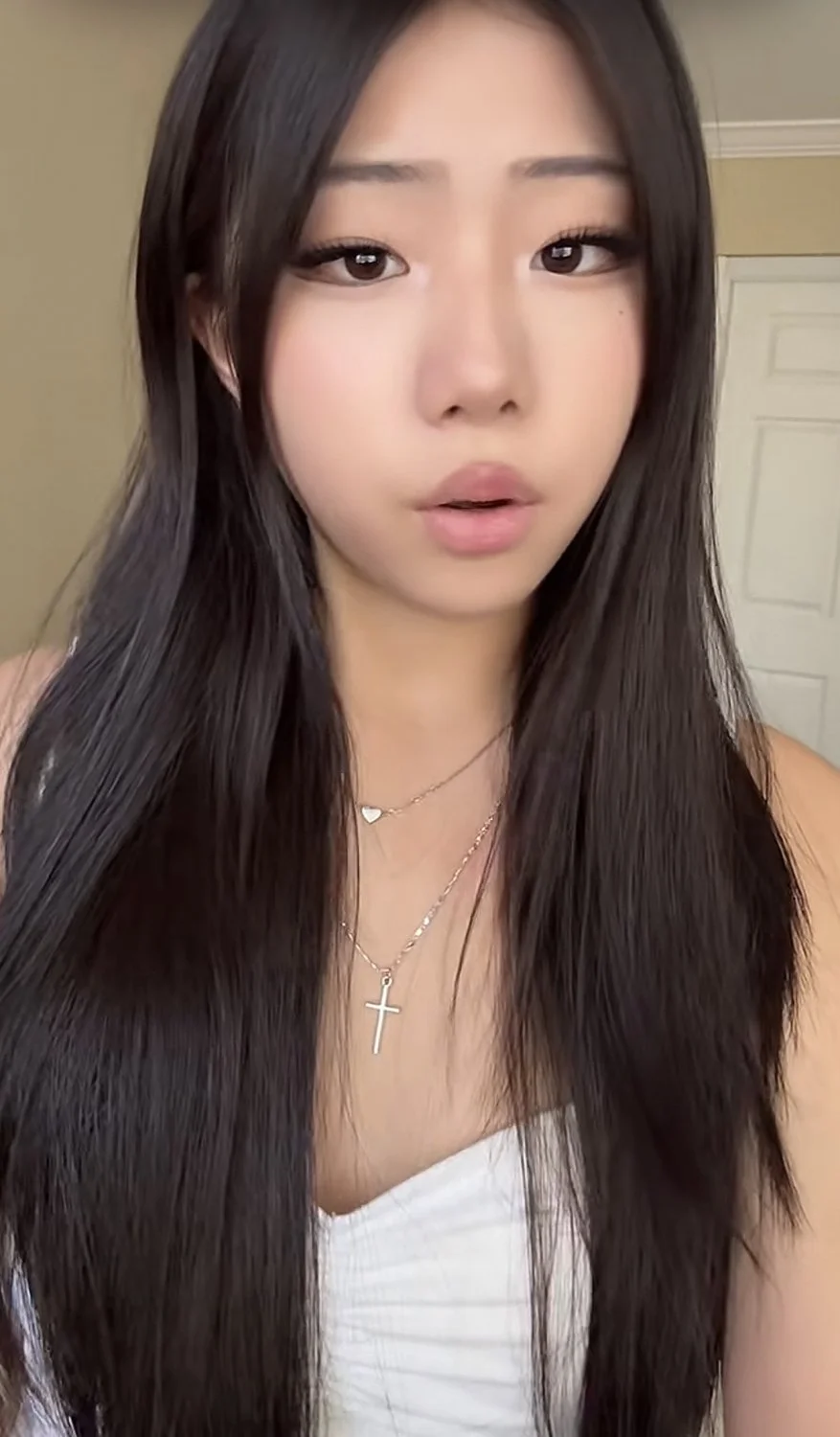 cute asian irl Karina image 3