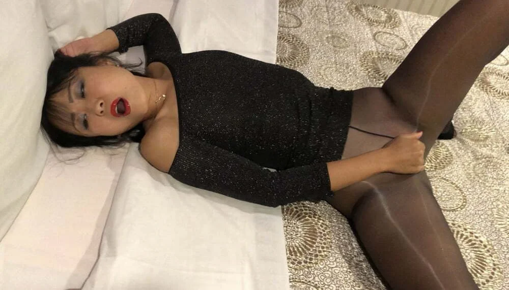 Sexy Asn Milfs image 13