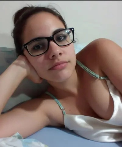 Quem gostaria de ver mais dessa crente? cover image