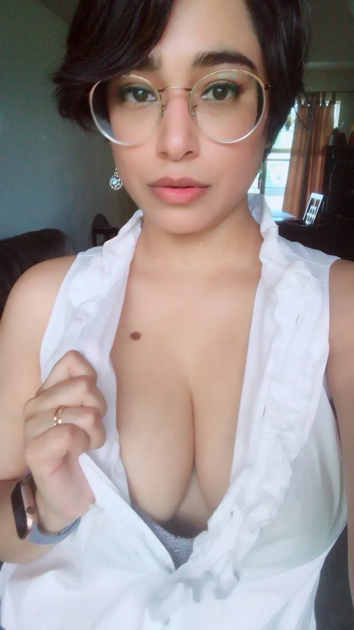 Amateur Latina image 11