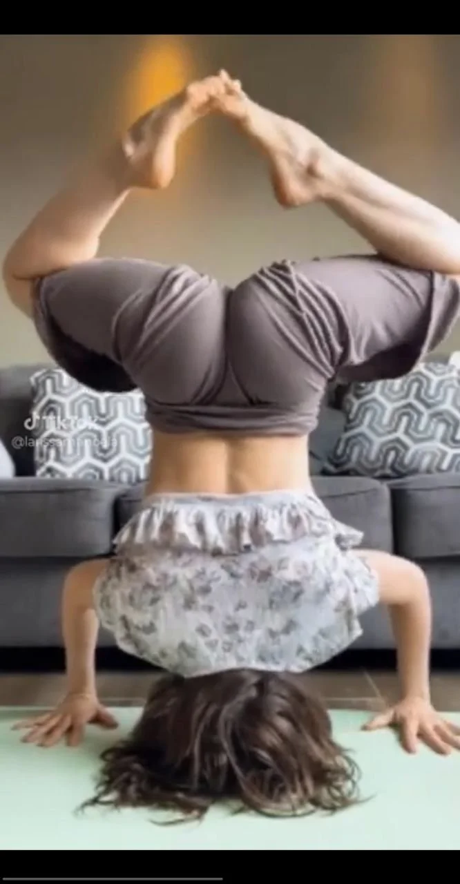Larissa manoela rabuda legging marcada image 12