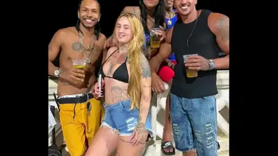 Patricinha perdeu iPhone na praia e caiu na net cover image