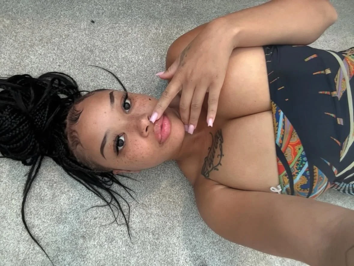 baddie with great chest image 3