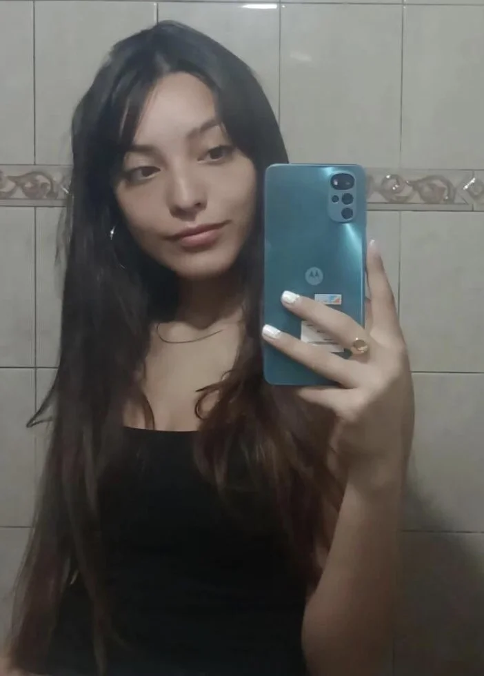 Chica flaquita zorra image 10
