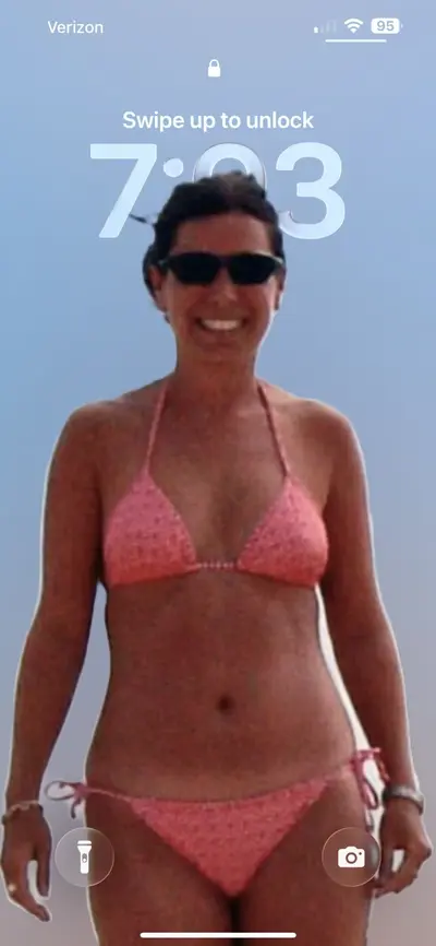Bikini hotties cover image