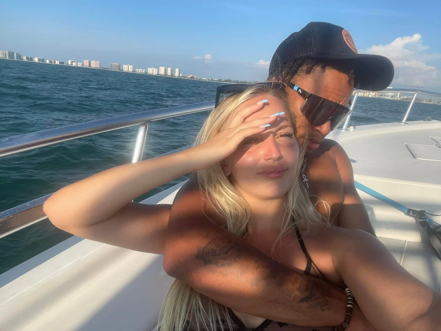PD #816: Blonde loves black image 3