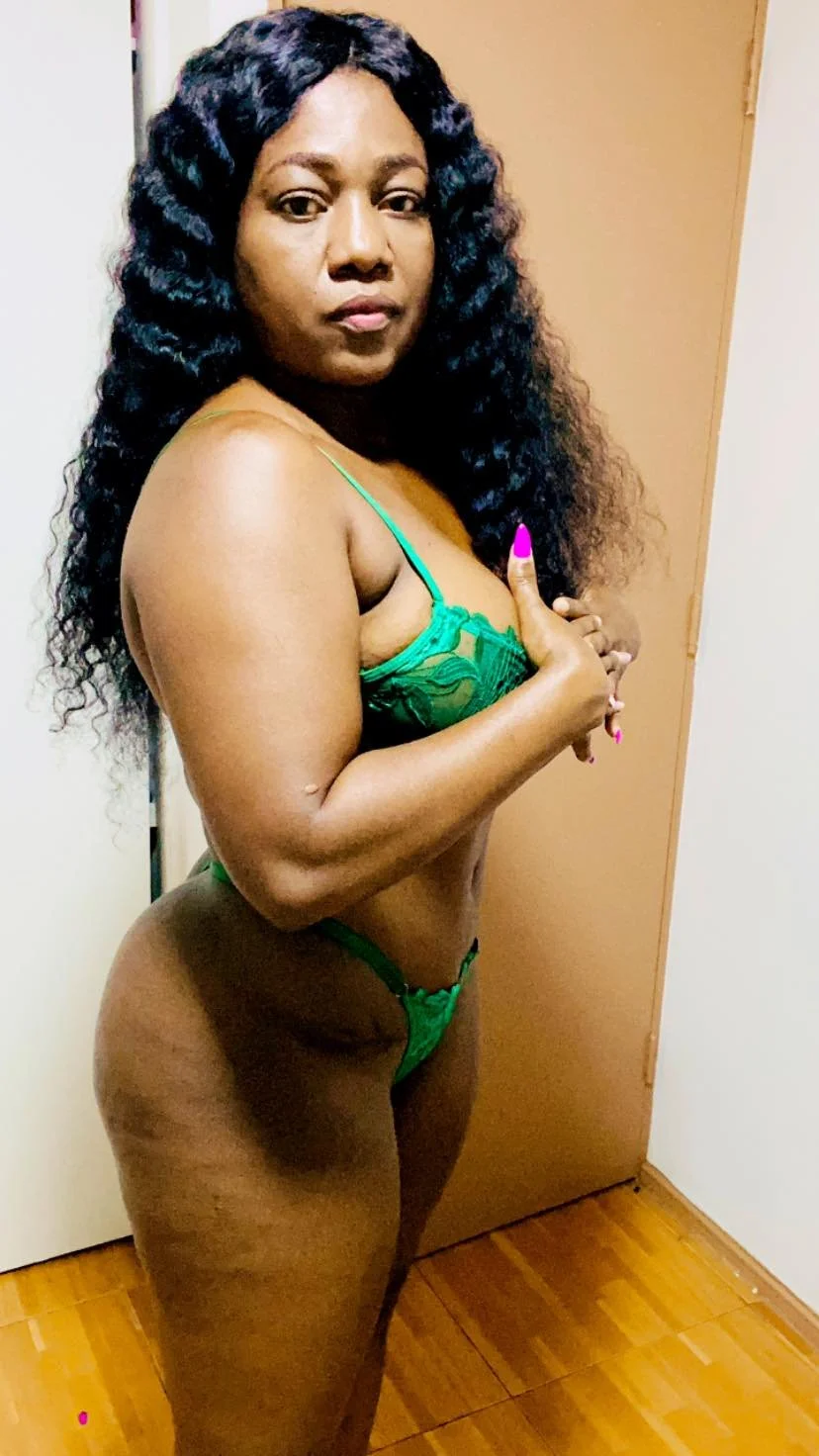 Claudia Aponza Sexy image 11