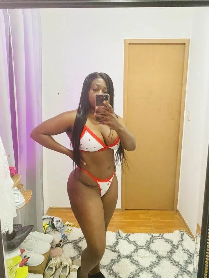 Claudia Aponza Sexy image 9