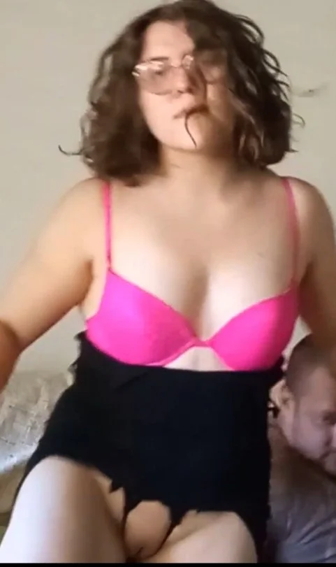 Italian Chubby Pawg Wife shows us her Reverse Cowgirl image 13