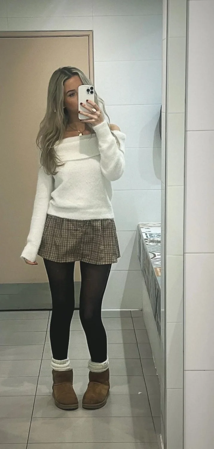 Hot UK Teen image 4