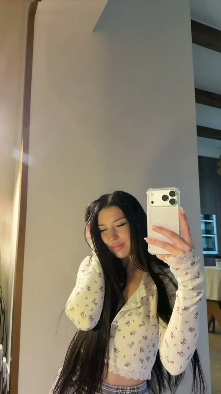 🔞 slutty perfect ass fingering pussy wet dripping cum 🫦💦 My OF image 5
