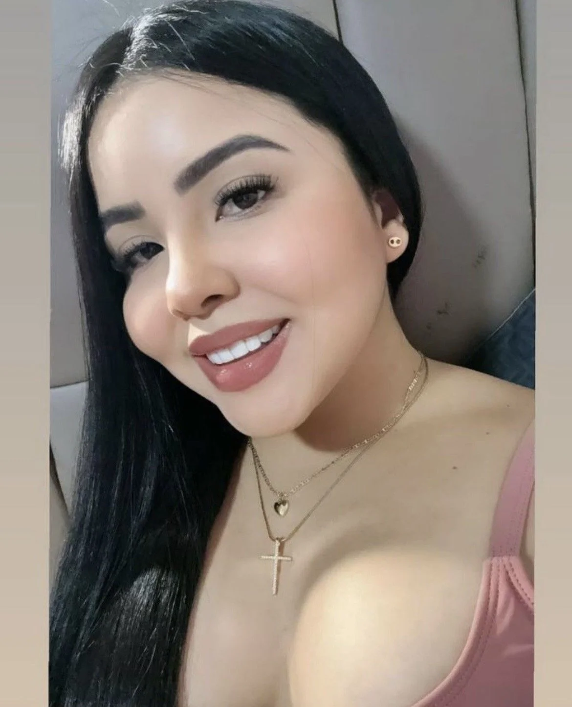 27 years old Venezuelan big ass image 4