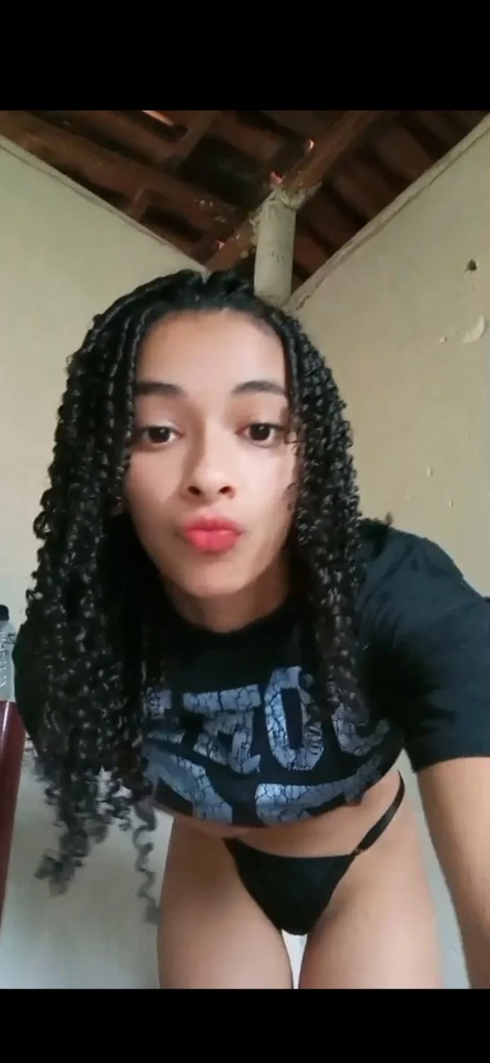 Beautiful novinha morena image 2