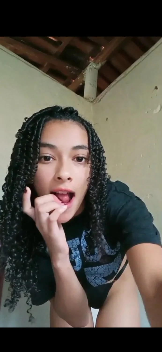 Beautiful novinha morena image 5