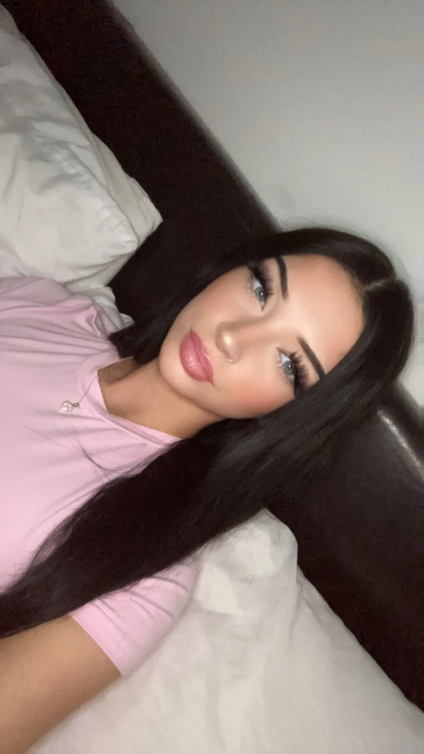Sexy brunette teen with a fat ass main image