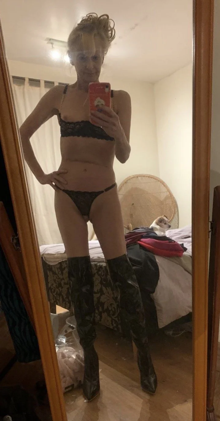 MILF in lingerie main image