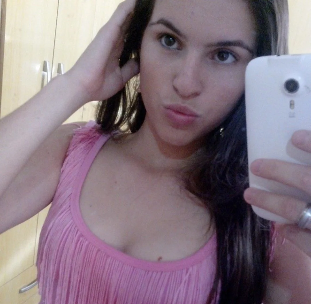 não sei o que dizer mas parece ser muita beleza numa só pessoa image 2