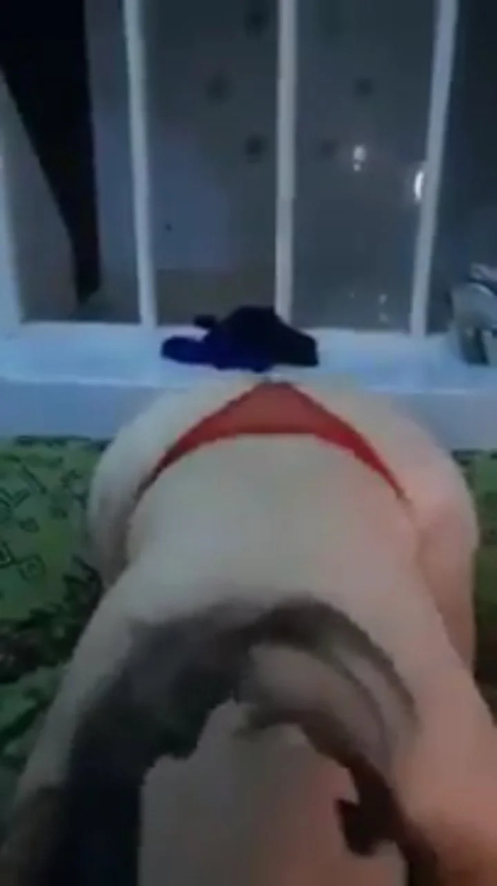 Gorda trola le pagan y se pone a chupar la pija 🔥 image 13
